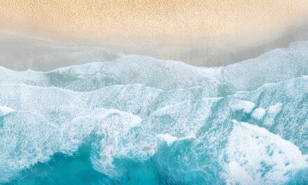 Dan il-baħar blu Mediterran